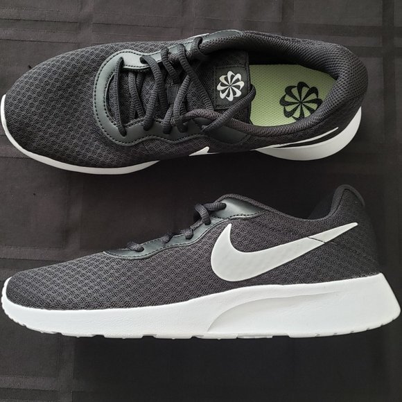 Nike Other - 🔥Host Pick🔥NEW Nike Tanjun DJ6258 003 Men's Black/White Shoes Size 7.5